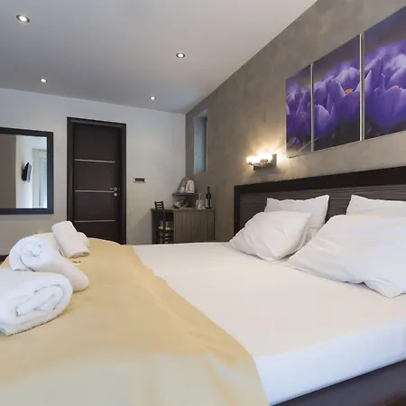 Mystique בית הארחה 4*