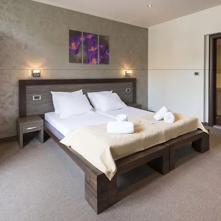 Mystique ベオグラード