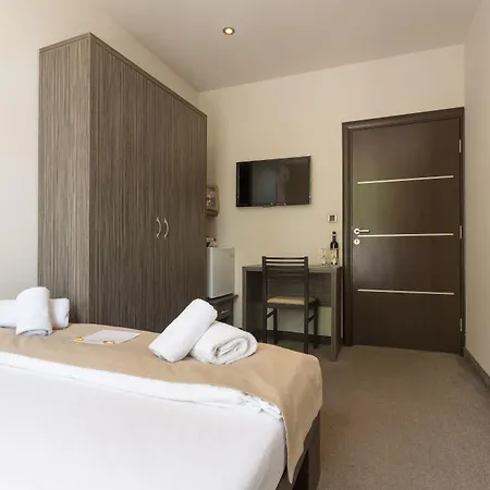 ゲストハウス Mystique