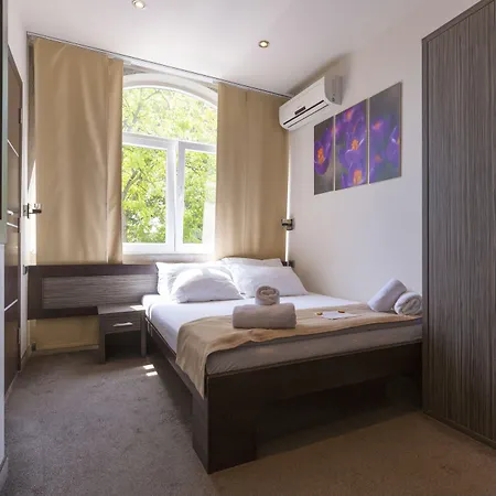 Mystique ベオグラード