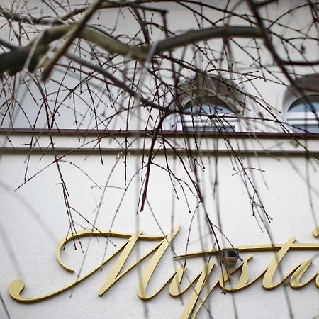 ゲストハウス Mystique