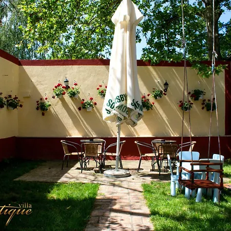 Mystique בית הארחה 4*