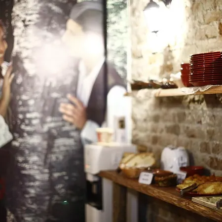 Mystique בית הארחה 4*