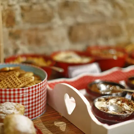 Mystique בית הארחה 4*