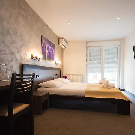 Mystique ベオグラード