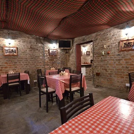 Mystique ゲストハウス 4*