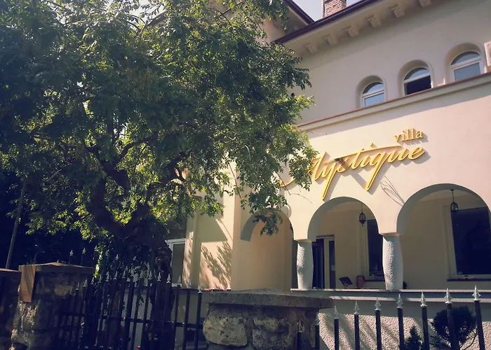 Mystique Gostinjska kuća 4*